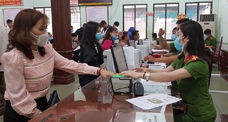 Căn cước công dân gắn chíp điện tử - bước đột phá cải cách hành chính