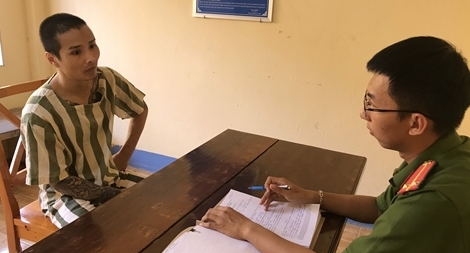 Ngáo đá cắn hai người, chém trọng thương Thiếu uý Công an