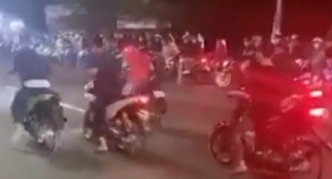 Khống chế nhóm thanh niên chặn 2 đầu đường tổ chức đua xe