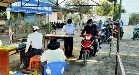 Đình chỉ Trưởng trạm y tế xã do chậm báo cáo ca nghi nhiễm COVID-19