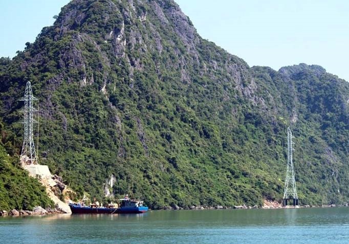 Huyện đảo Cô Tô vẫn mất điện sau 3 ngày sét đánh