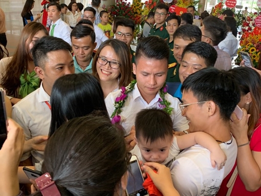 Vinh danh 19 tập thể, cá nhân trong Vinh quang Việt Nam