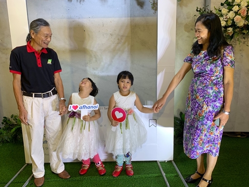 Mang hạnh phúc đến cho những cặp vợ chồng hiếm muộn "đặc biệt"