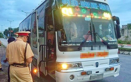  Nhồi nhét gần gấp đôi khách, tài xế và nhà xe bị phạt 120 triệu đồng