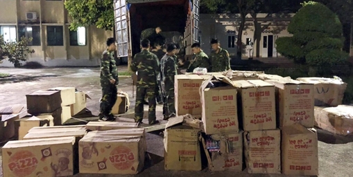 Nhập lậu đồ chơi, bánh kẹo về bán vào dịp Trung thu