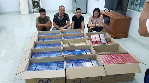 Tạm giữ chủ xe và 3 lái, phụ xe vận chuyển gần 7 nghìn bao thuốc lá nhập lậu