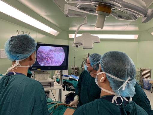 BV Bạch Mai mổ nội soi cắt u gan cho bệnh nhân ung thư