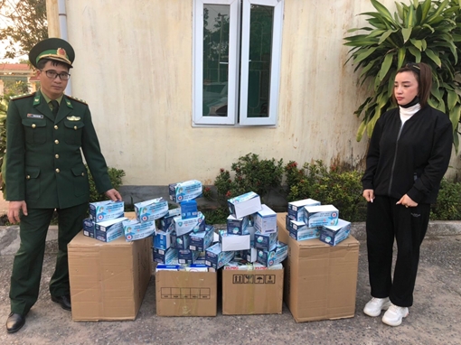 Phát hiện nhiều vụ vận chuyển khẩu trang y tế bán sang bên kia biên giới