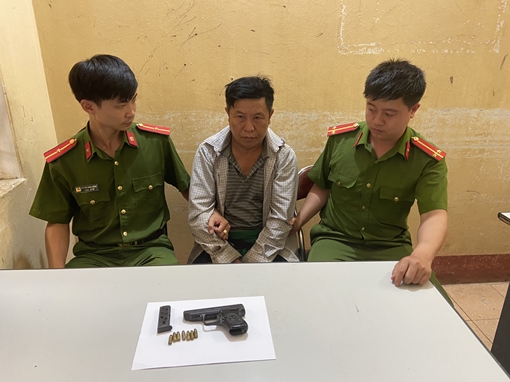 Bắt đối tượng truy nã đặc biệt nguy hiểm, thu 1 súng, 7 viên đạn