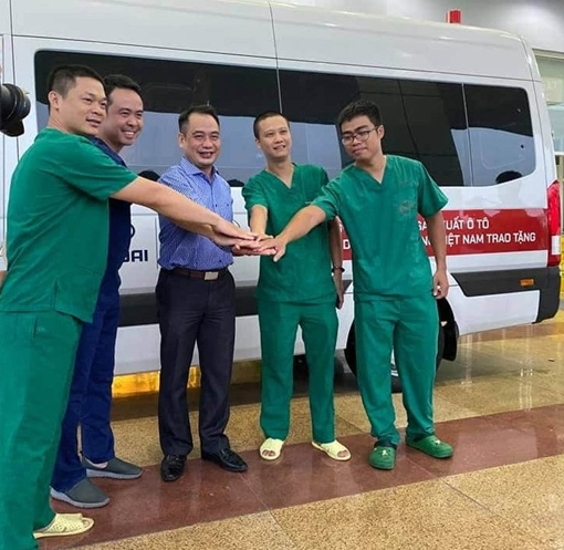 Các bác sĩ lên đường "giải cứu" 120 bệnh nhân COVID-19 từ Guinea Xích đạo 