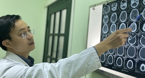 Mất bàn tay vì bình gas mini phát nổ