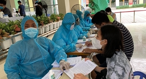 2 chuyên gia Ấn Độ và 2 công dân Việt mắc COVID-19 