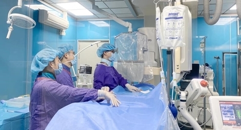 Quên uống thuốc chống đông, một phụ nữ bị đột quỵ não phải cấp cứu