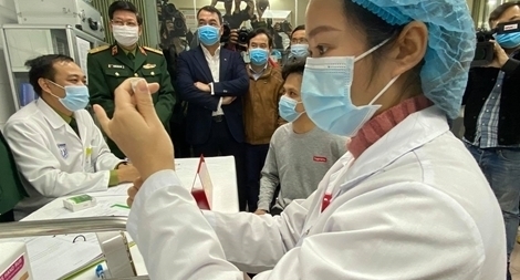 Cố gắng trong năm 2021, người dân được tiêm đủ vaccine ngừa COVID-19