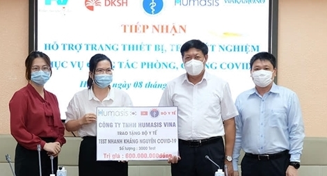 Tiếp nhận trang thiết bị y tế, test kháng nguyên phục vụ phòng dịch 