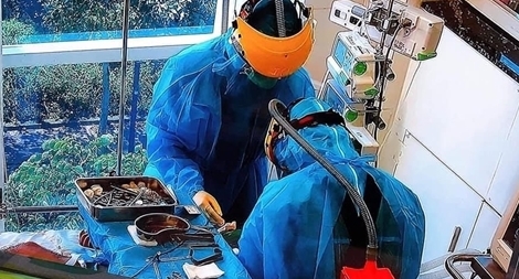 Hai nữ bệnh nhân mắc COVID-19 tử vong