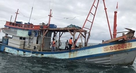 Cảnh sát biển bắt quả tang vụ vận chuyển 50 nghìn lít dầu DO trái phép