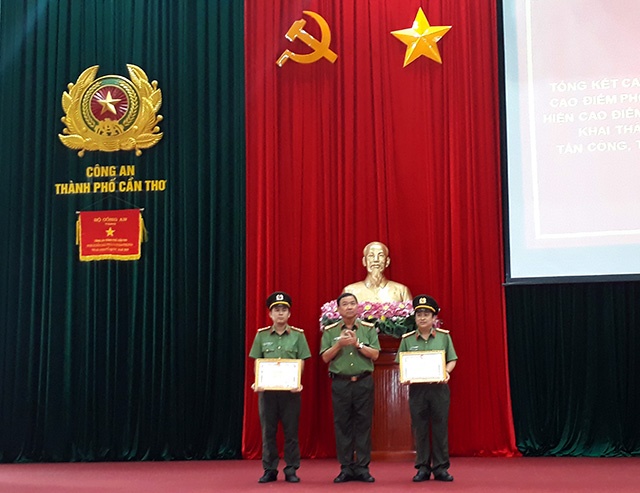 Phát hiện, xử lí trên 50 trường hợp vi phạm trong hoạt động khai thác cát trên sông Hậu