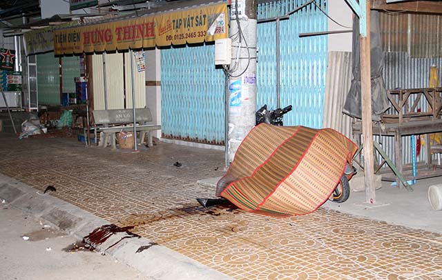 Chạy xe máy tốc độ cao, 2 thanh niên chết thảm