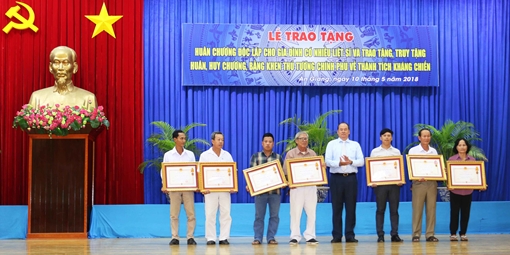 An Giang vinh danh các gia đình liệt sĩ, cán bộ có thành tích trong kháng chiến