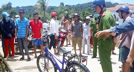  Bé trai 10 tuổi mất tích 5 ngày được phát hiện tử vong dưới mương nước