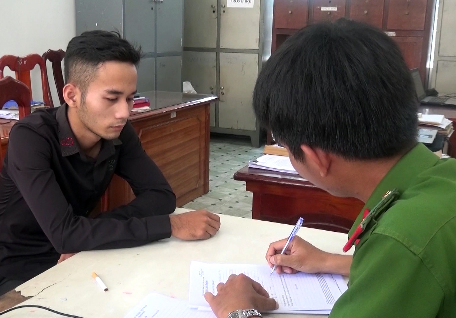 Tự gây thương tích rồi đến Công an trình báo bị cướp tiền và xe