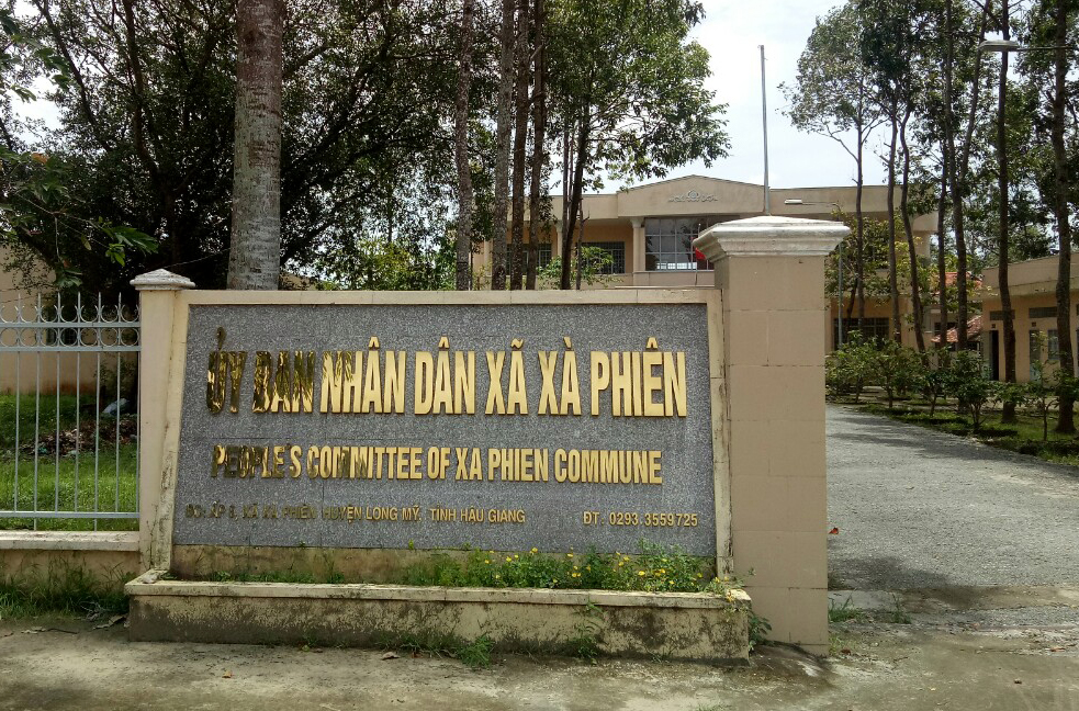 Bí thư xã bị đề nghị cắt chức vì quan hệ bất chính 