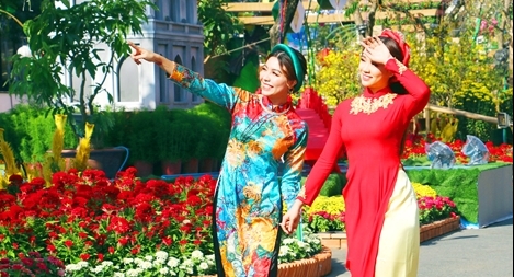 "Nàng xuân" tỏa sắc trên đất Tây Đô