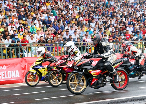 Tranh tài kịch tính tại Giải đua xe mô tô toàn quốc 2019