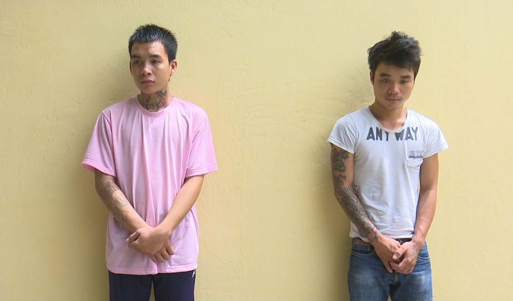 2 “con nghiện” đang trên đường đi tiêu thụ tài sản trộm cắp thì bị "tóm"