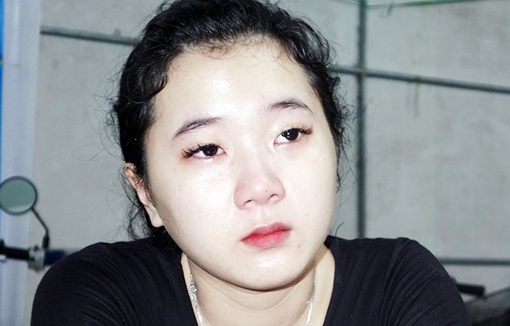 Khởi tố nữ nhân viên massage đâm chết khách