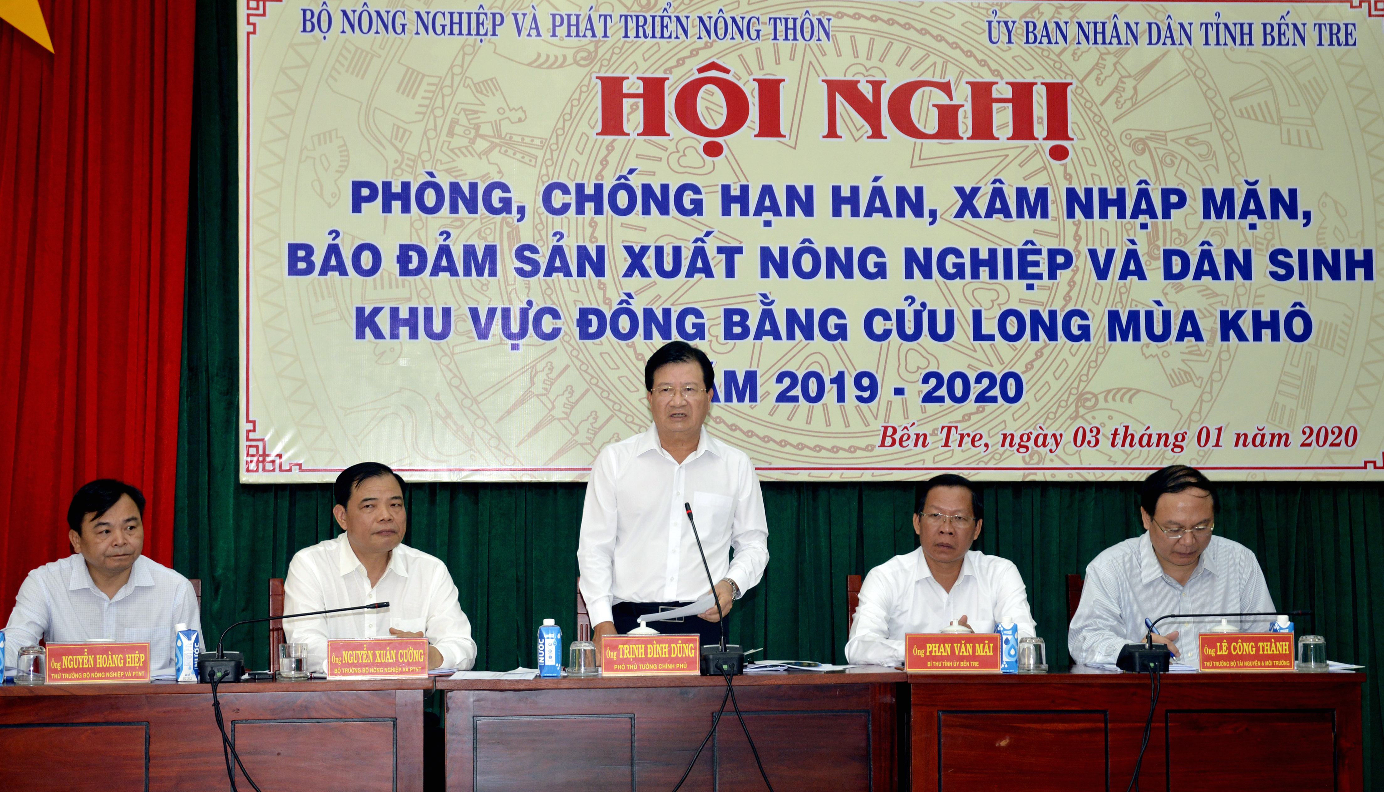 Không để hộ gia đình nào thiếu nước sinh hoạt trong đợt hạn mặn 2019-2020