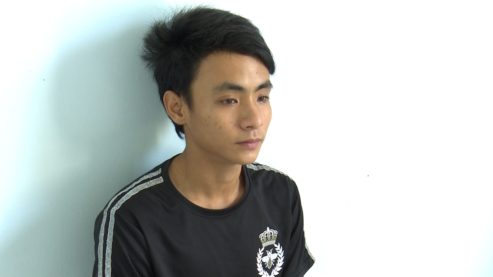 Khởi tố đối tượng buôn bán 4.000 viên pháo lậu