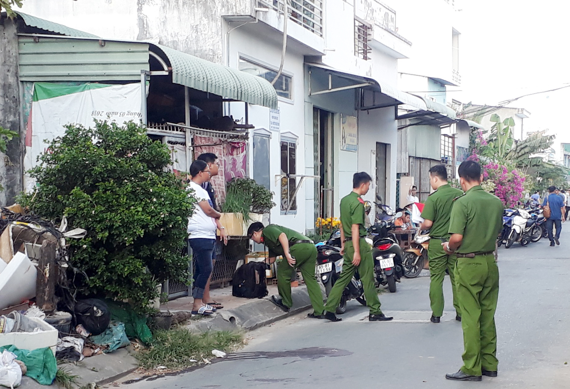 Can ngăn đánh bài rồi đâm chết người