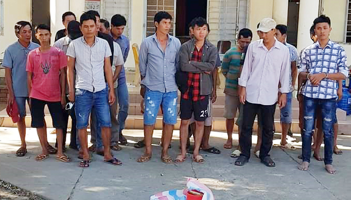 Nhiều đối tượng tấn công lực lượng làm nhiệm vụ để “giải cứu” các con bạc