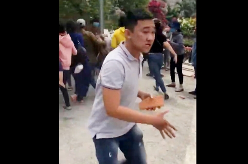 Xác minh vụ du khách bị hành hung, giật dây chuyền tại chùa Lầu