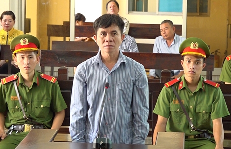 Giở trò đồi bại với cháu gái hàng xóm, lĩnh 14 năm tù