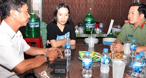 Giám đốc Công an tỉnh An Giang đến thăm gia đình 2 nạn nhân tử vong do TNGT