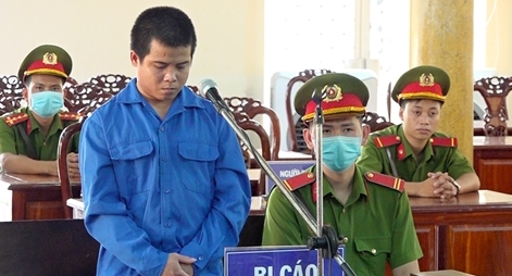 Mời bia bị từ chối, đâm bạn nhậu tử vong