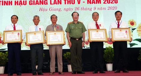 Thứ trưởng Nguyễn Văn Thành dự và chỉ đạo ĐH Thi đua yêu nước tỉnh Hậu Giang 