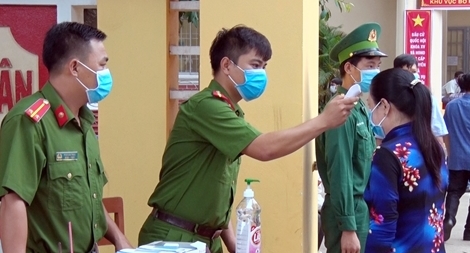 Nô nức bầu cử sớm tại đảo Thổ Châu