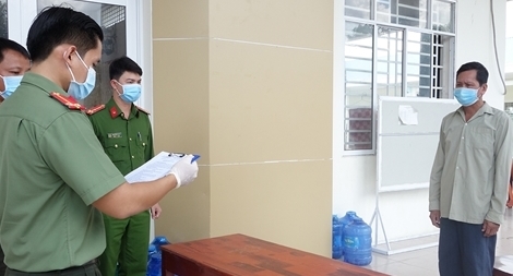 Nhận 15 triệu đồng đưa một gia đình sang Campuchia dự đám tang