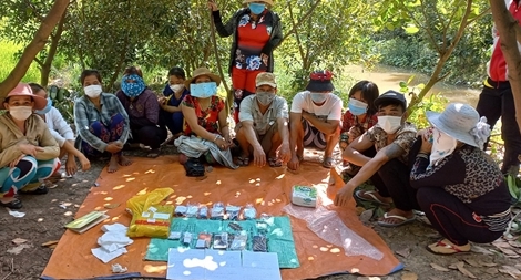 12 đối tượng nam nữ tụ tập cờ bạc tại huyện đang có ca nhiễm COVID-19