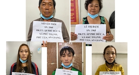 Cả gia đình bị bắt tạm giam vì mua bán “cái chết trắng”