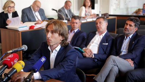 Những ngôi sao vướng tội danh trốn thuế với số tiền cực "khủng"