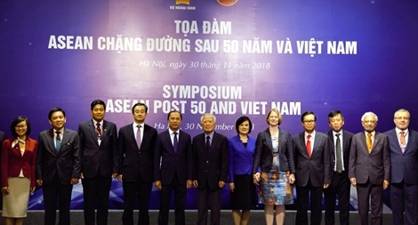 "Chặng đường 50 năm tiếp theo của ASEAN chắc chắn không bằng phẳng"
