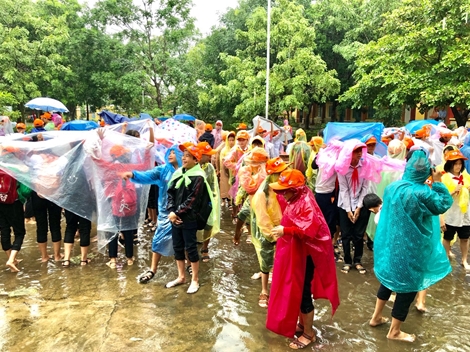 Gần 500 học sinh, giáo viên tham gia diễn tập ứng phó sóng thần