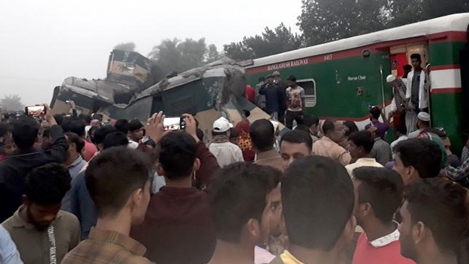 Hai tàu hỏa đâm trực diện, ít nhất 54 người thương vong