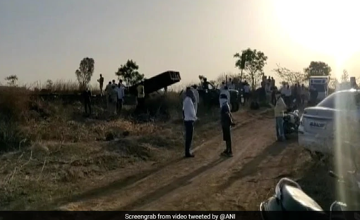 Ngủ trên đường ray, 15 người di cư bị xe lửa cán chết