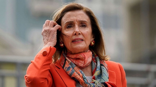 Chủ tịch Hạ viện Mỹ bị ông Trump "công kích" vì tới tiệm làm tóc